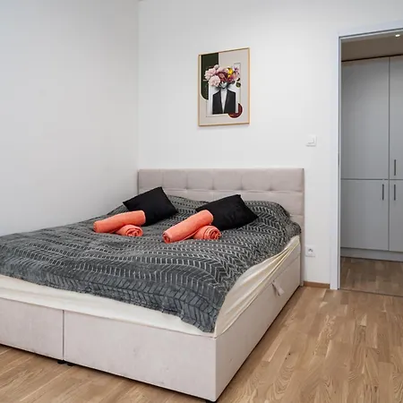 Modern Deluxe * Prága