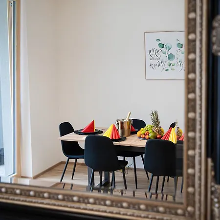 Modern Deluxe * Praag